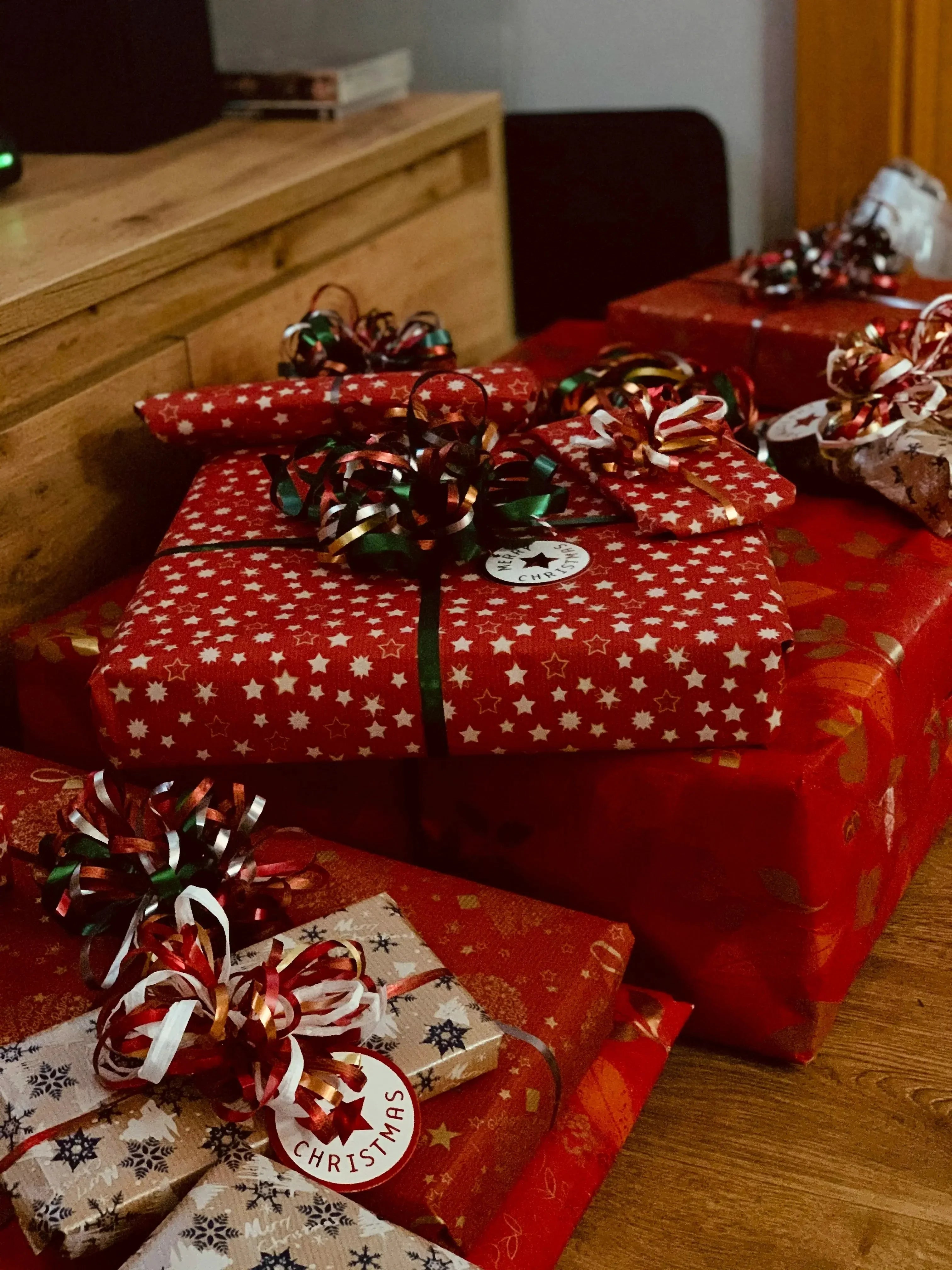 The History of Gift Giving in the UK: Unwrapping the Story - ImaniGifts