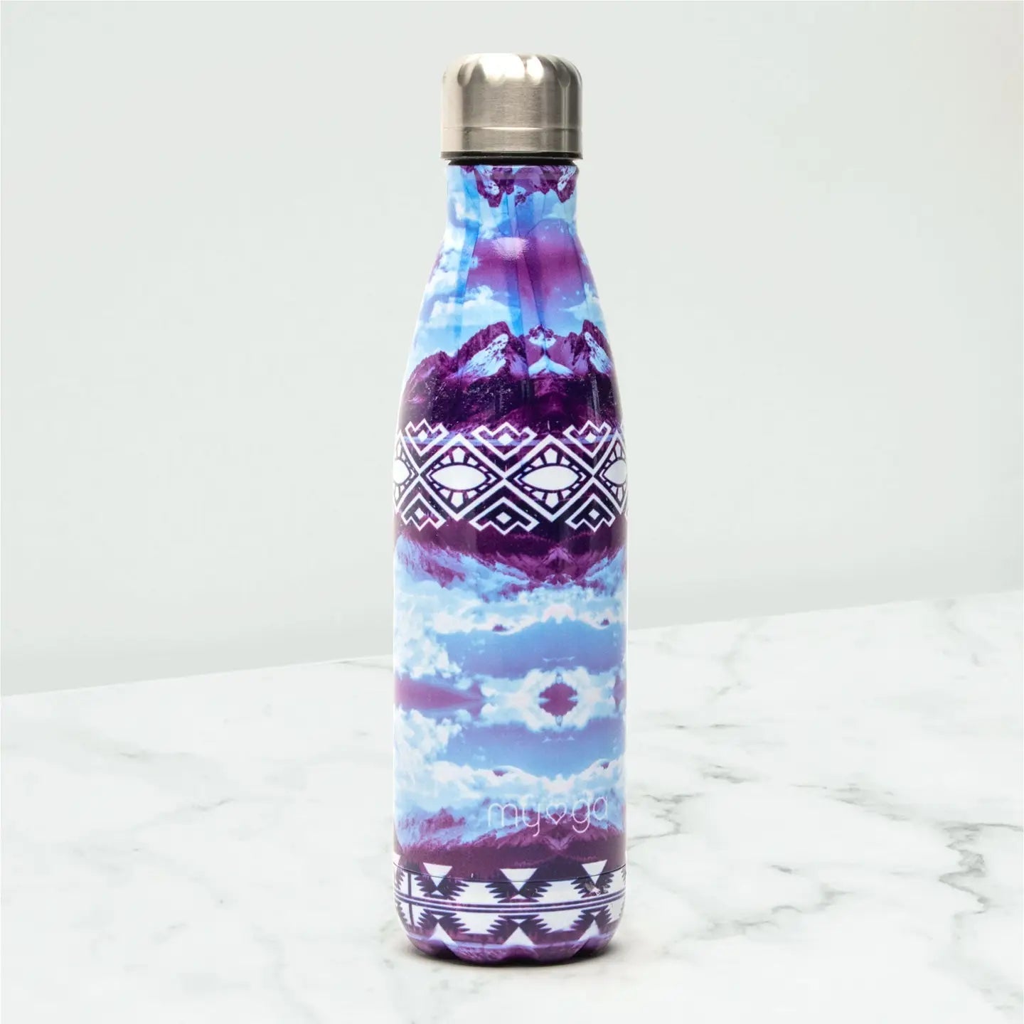 Double-walled thermal water bottle leakproof and BPA-free for adults and kids