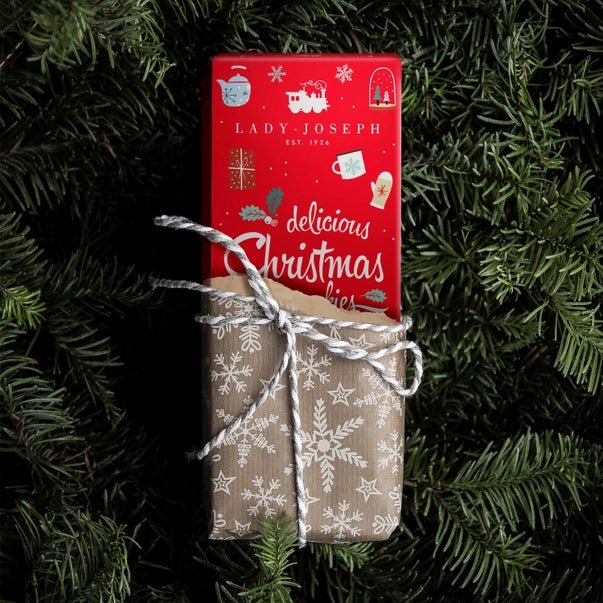 Festive holiday cookie with rich cocoa flavour – Lady Joseph vegan Christmas treat.
